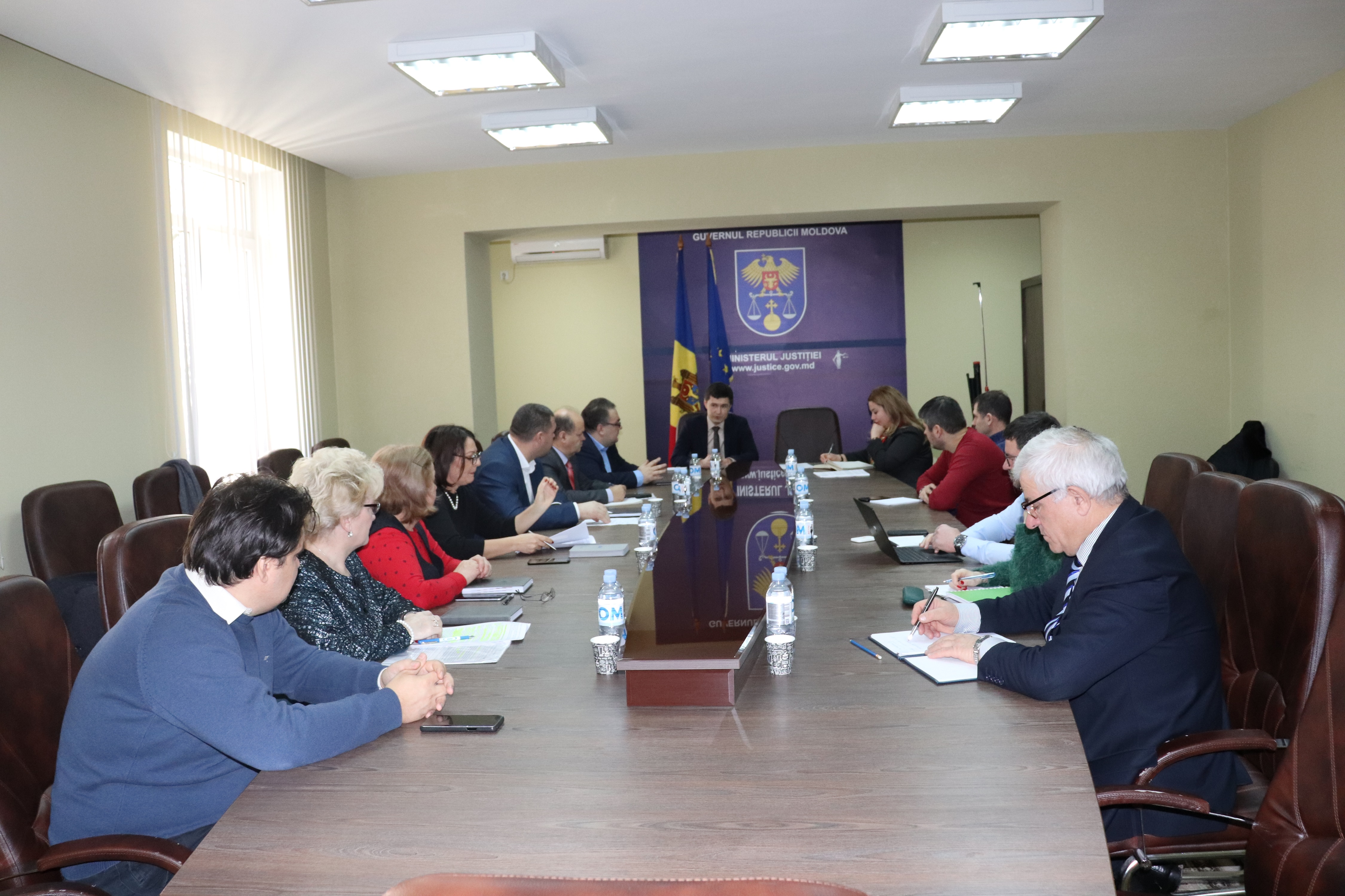 Consolidarea reglementărilor privind activitatea profesiilor conexe justiției